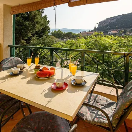 Appartement Nice In W/ 1 Bedrooms *